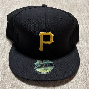 NWT pirates fitted cap embroidered P 7 1/2 100% wool Retro classic Cooperstown